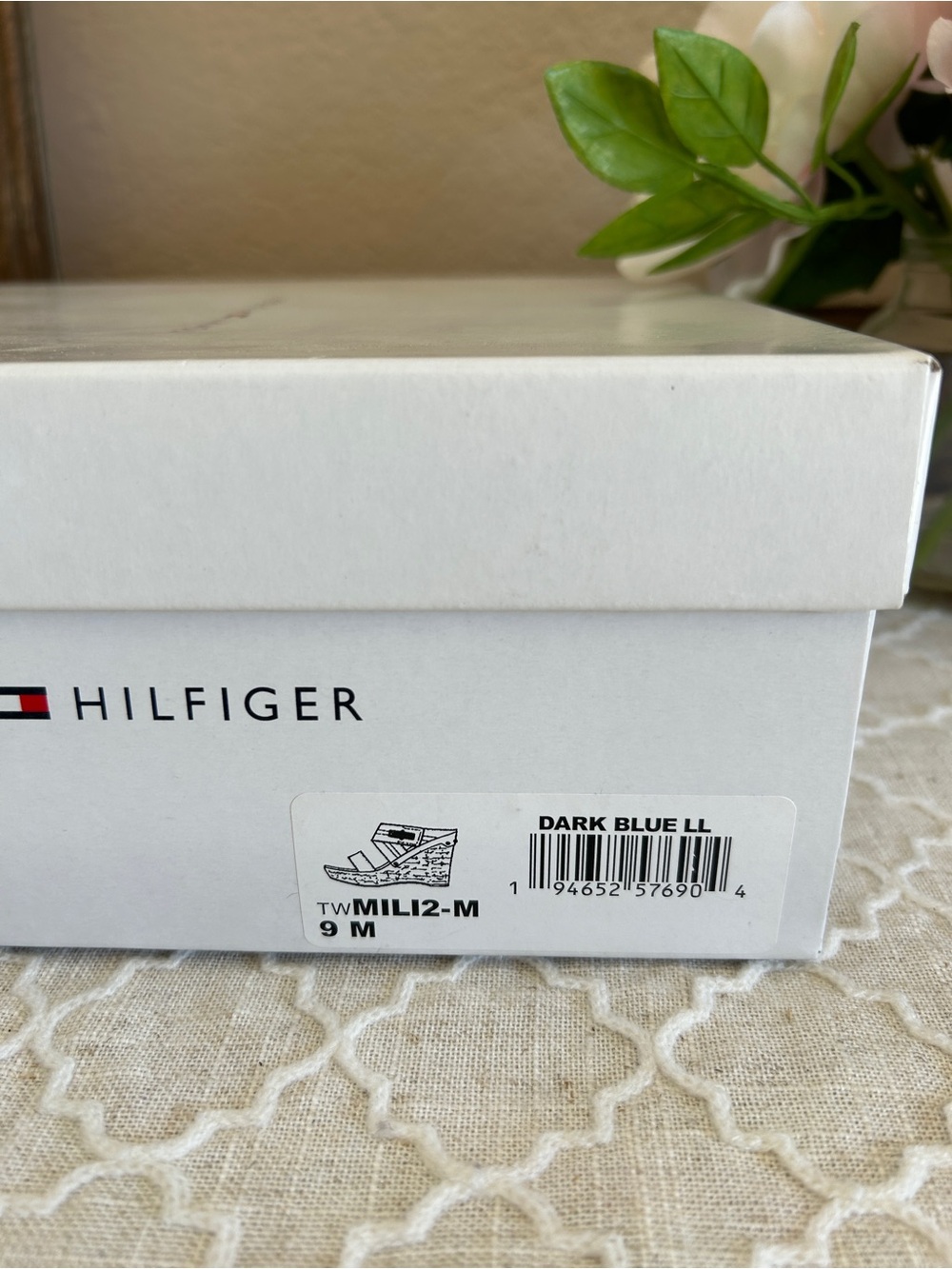 Tommy Hilfiger Navy Cork Wedge Sandals with Gold Buckle, Brand new in box, sz 9 - Picture 13 of 13